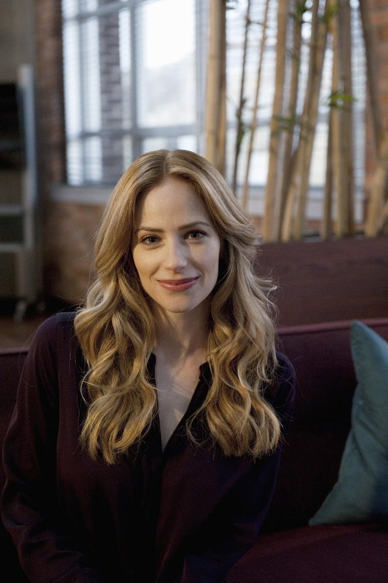 sitting, women, looking at viewer, long hair, Jaime Ray Newman, actress, 720P, redhead
