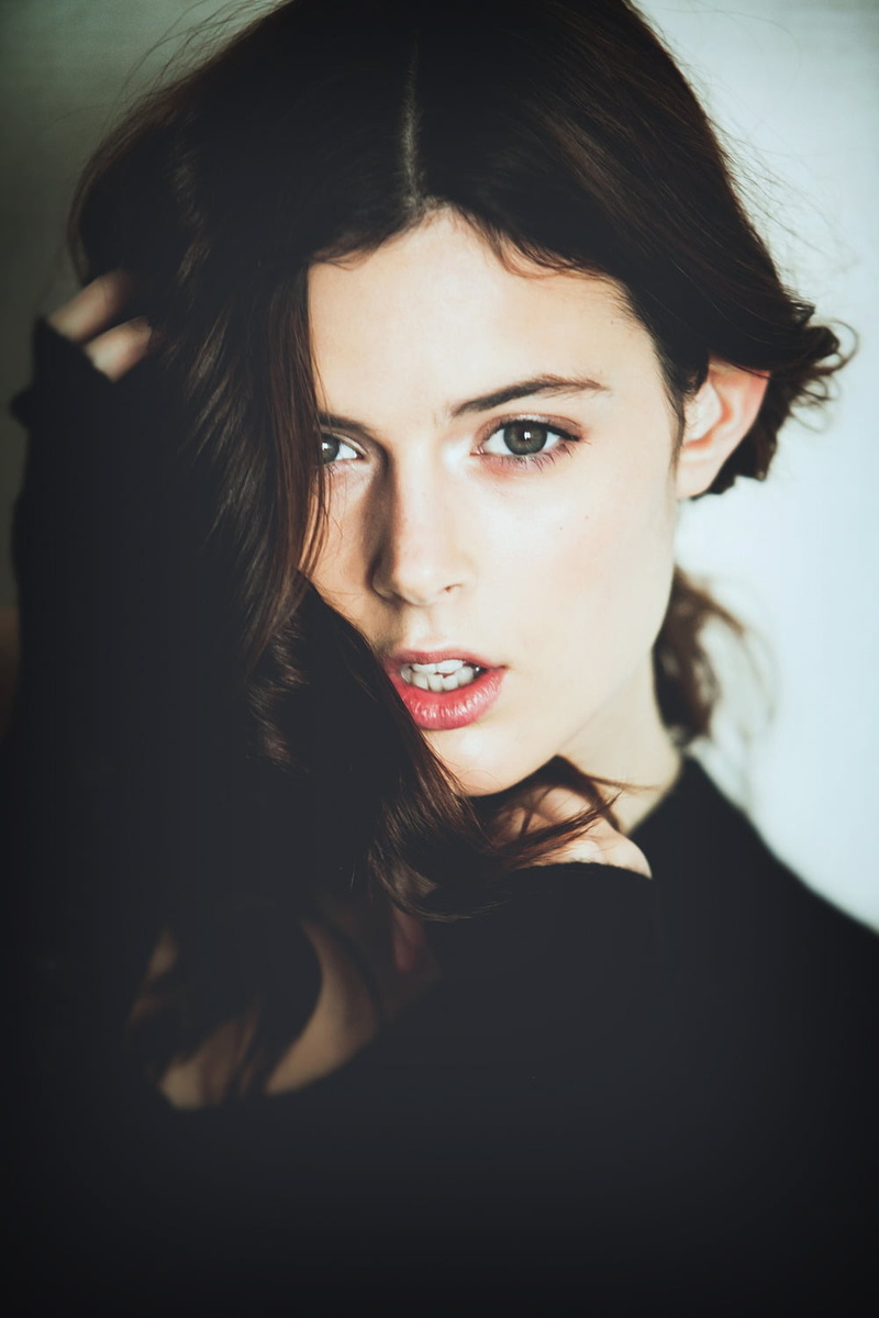 women, brunette, 720P, Sadie Newman, model, face, women indoors
