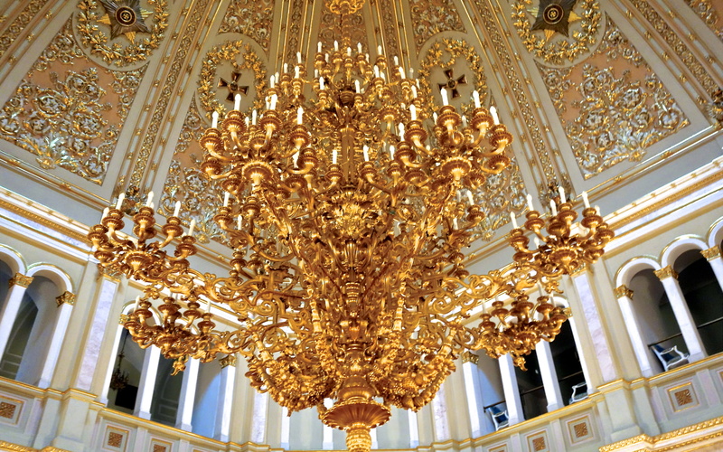 picture, kremlin, built structure, no people, low angle view, spirituality, place of worship, lighting equipment, carving, gold colored, decoration, belief