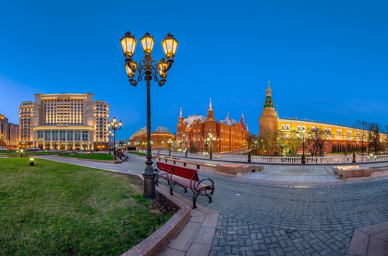 The Kremlin, lawn, Russia, Moscow, lights, 1080P, benches, Arena, Palace, the sidewalk, building, the evening
