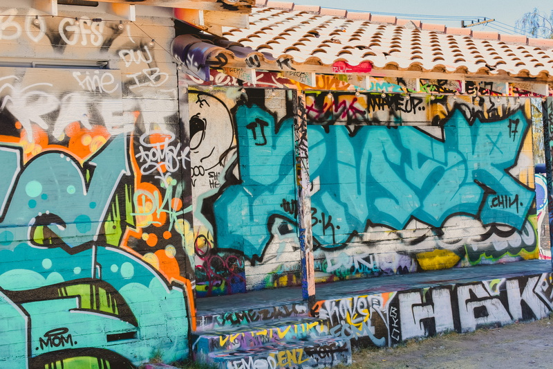 built structure, outdoors, representation, street art, downtown, full frame, architecture, multi colored, craft, creativity, las vegas, art, day, wall - building feature