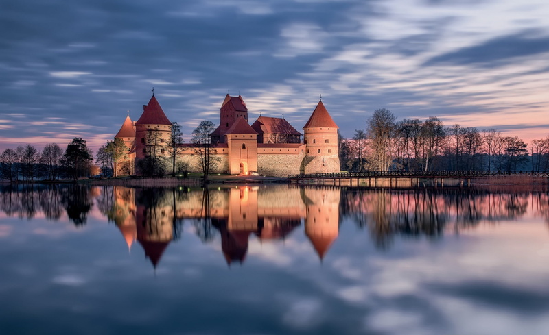 the past, outdoors, lithuania, history, building, waterfront, castle, beauty in nature, cloud - sky, reflection, water, building exterior, tree, concrete