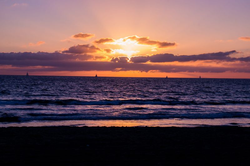 horizon, water, sea, idyllic, landscape, outdoors, land, beauty in nature, wave, dawn, side, nature, orange color, 5K, sunset, tranquility, sun, seascape