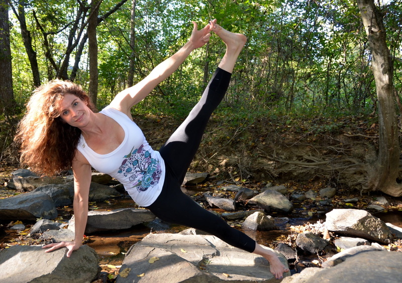 one person, forest, young adult, leisure activity, lifestyle, arms raised, young women, yoga, legs, adult, hairstyle, rock, day, position, tree, active