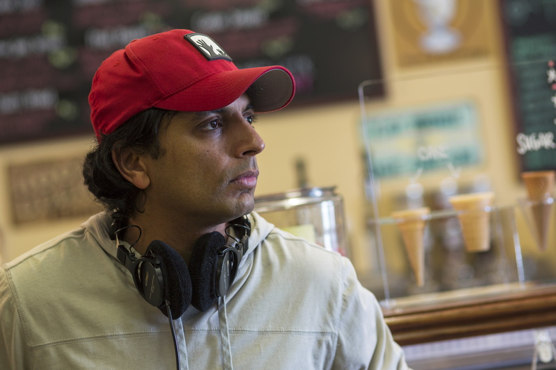 headphones, writer, 4K, M. Night Shyamalan, Director