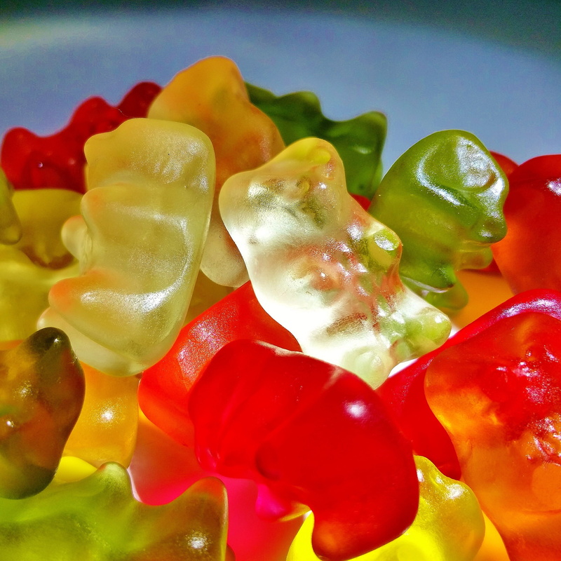 no people, background image, freshness, gummi bears, red bell pepper, fruit, wellbeing, bell pepper, pepper, healthy eating, backgrounds, still life, gummibärchen