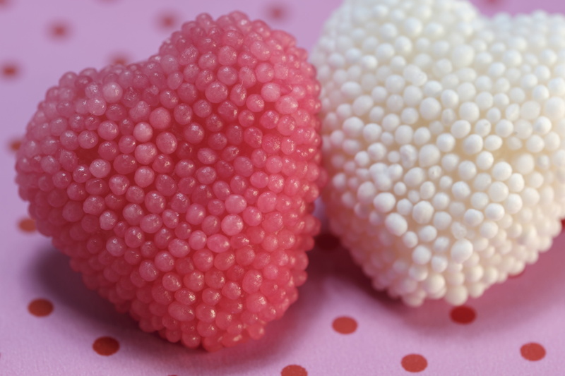 close-up, 5K, studio shot, coupon, pink color, pearl jewelry, fruit jelly, luxury, candy, freshness, no people, love, marine, lychee, colored background