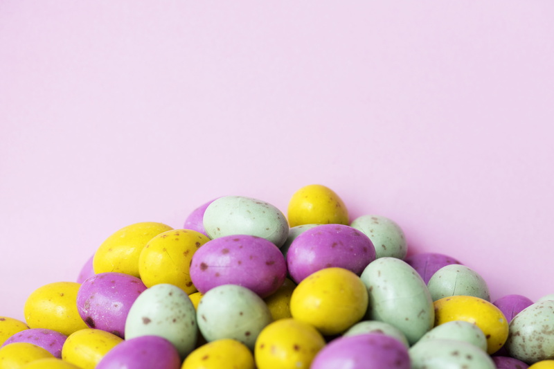 chocolate egg, vibrant color, healthy eating, easter egg, purple, flavor, tasty, large group of objects, temptation, bright, confectionery, sweet beans