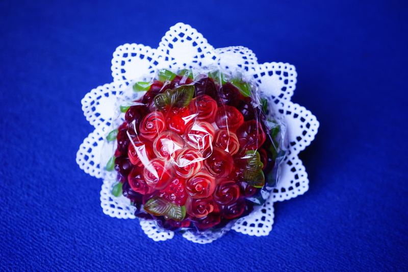 colored background, gourmet, no people, sweet, delicious, close-up, romantic, plant, valentines day, red, rose - flower, flower arrangement, studio shot