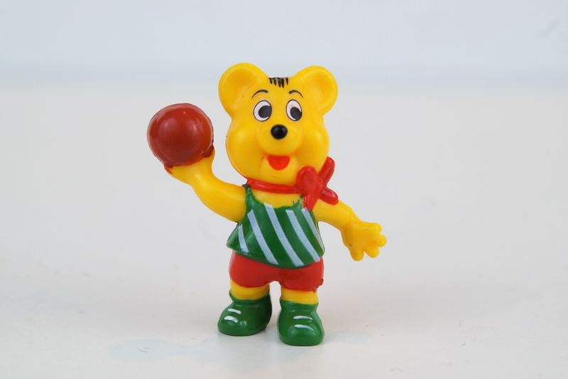 cute, haribo, mammal, childhood, day, smiling, candy, indoors, copy space, green color, sweetness, close-up, bear, fun, gummi bears, representation, 5K