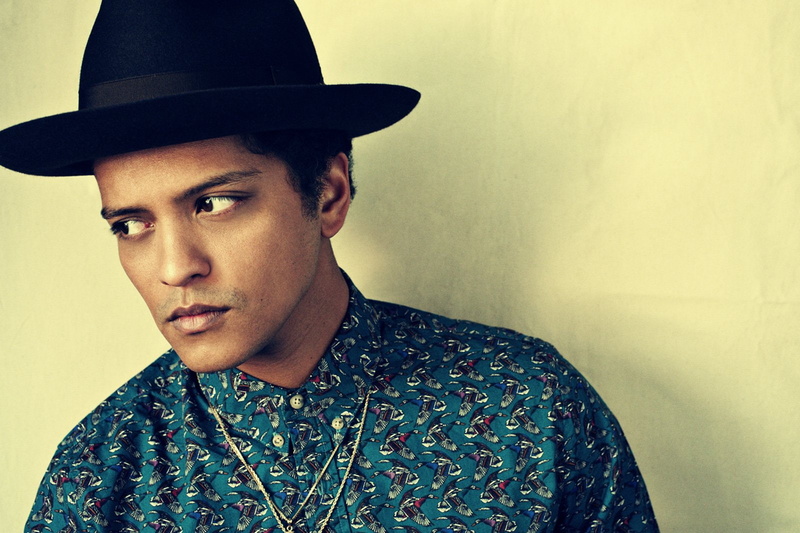 handsome, Bruno Mars, adult, beautiful people, one person, looking at camera, clothing, young men, wall - building feature, portrait, 720P, indoors, Singers