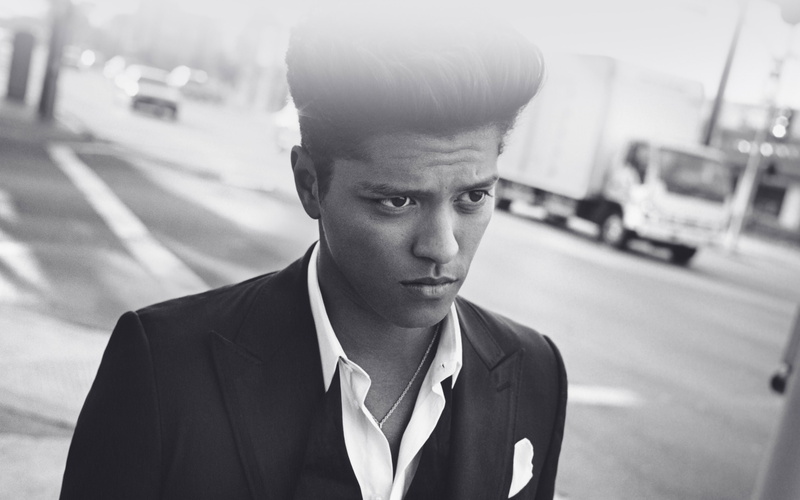 contemplation, human face, bruno, clothing, mars, front view, city, men, looking, music, face, adult, one person, day, young men, looking at camera