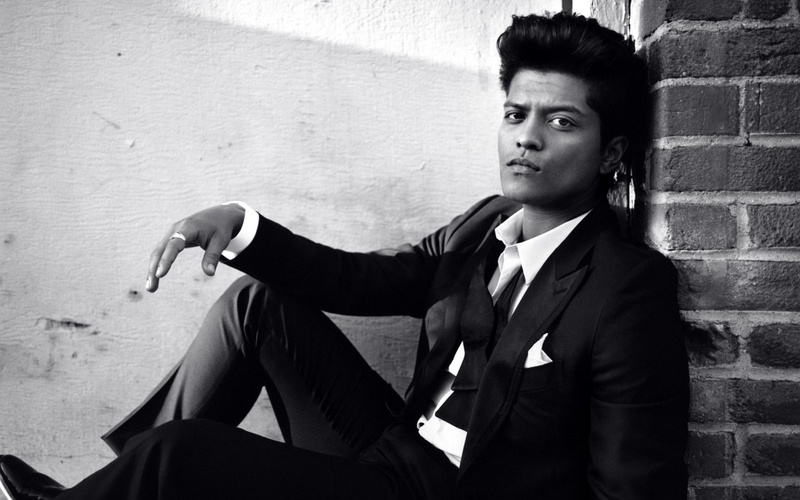 formalwear, men, wall, menswear, young men, businessman, wall - building feature, contemplation, portrait, looking, well-dressed, brick, 720P, suit, looking away
