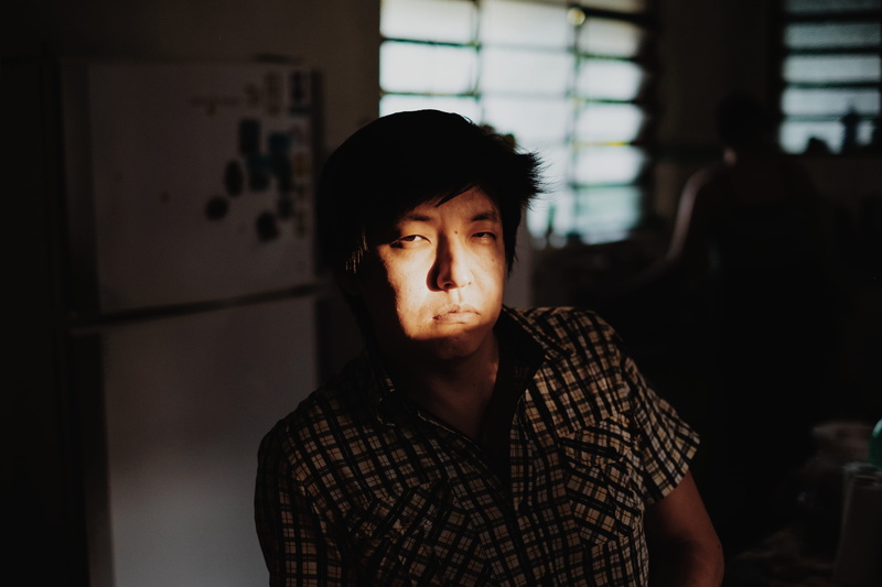 wearing, near, young adult, sleeve, front view, focus on foreground, refrigerator, sunset, finger, day, electronics, monitor, 4K, teenager, asian, looking at camera
