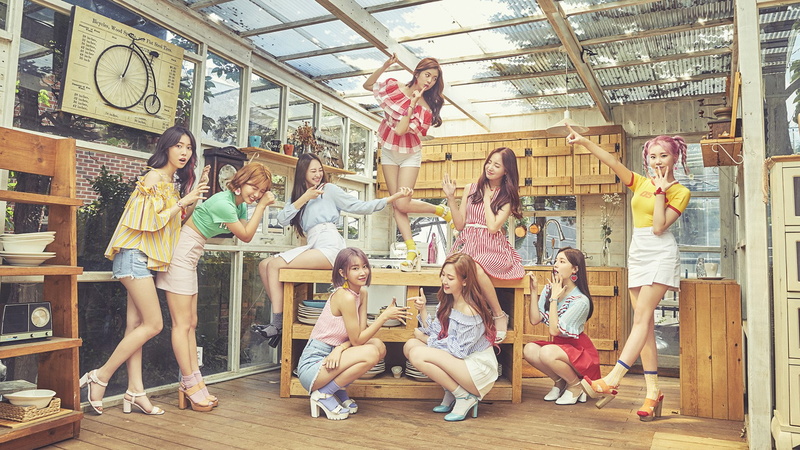 Girl Band, crowd, Korean, full length, lifestyles, teenager, Momoland, togetherness, happiness, adolescence, Woman, Music, smiling, friendship, architecture