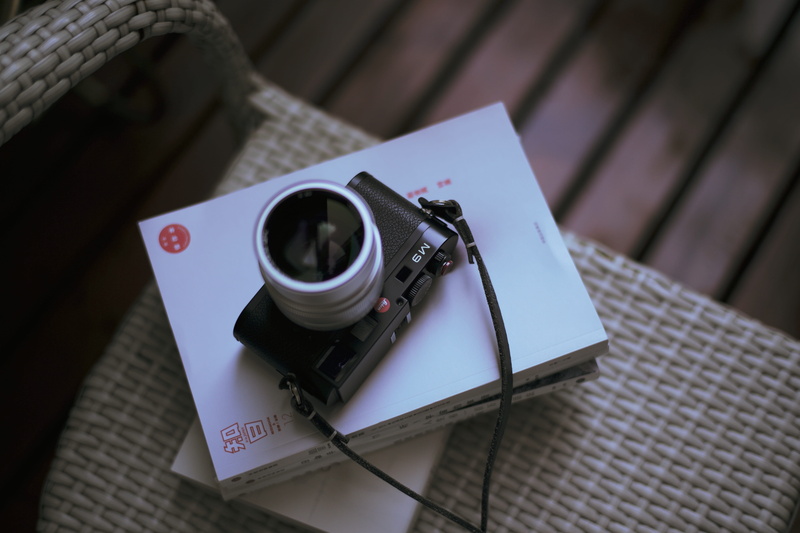 lens, decor, vintage, travel, table, tech, selective, 5K, equipment, retro, single Object, lens - Optical Instrument, gray, old-fashioned, chair, interior design
