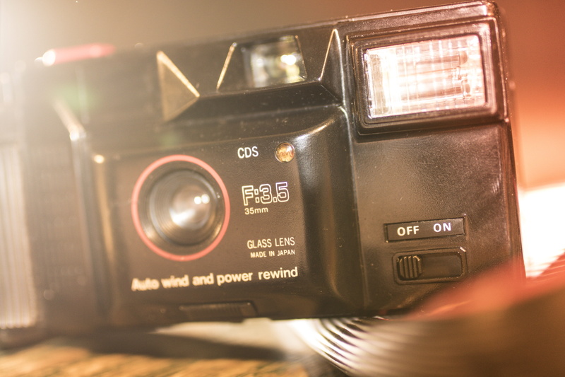 radio, old, the past, retro, push button, 5K, vintage, aw818, surface level, technology, no people, selective focus, retro tech, obsolete, arts culture and entertainment