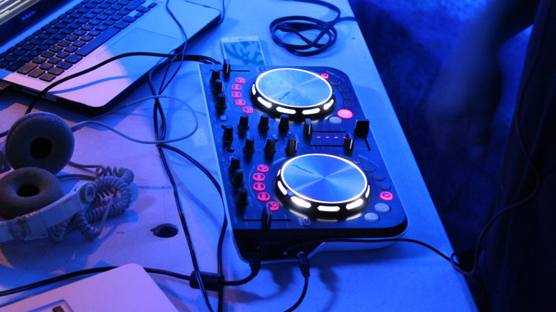 5K, purple, nightclub, no people, electronics, rock music, equipment, sound recording equipment, machinery, blue, music, studio shot, control, party, audio