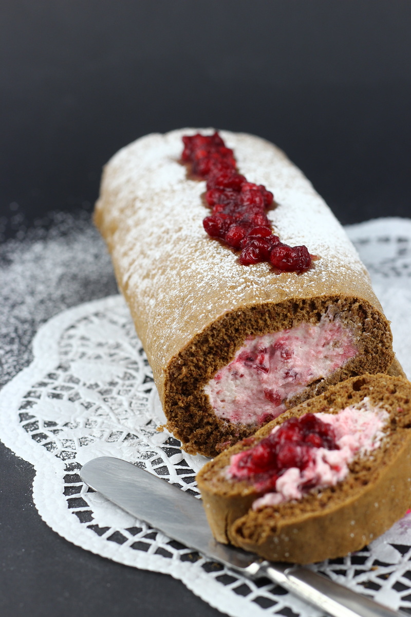 delicious, sugar, cranberries, swiss roll, birthday, baked, black background, food, tea party, bake, food and drink, nibble, plate, indulgence, sweet food