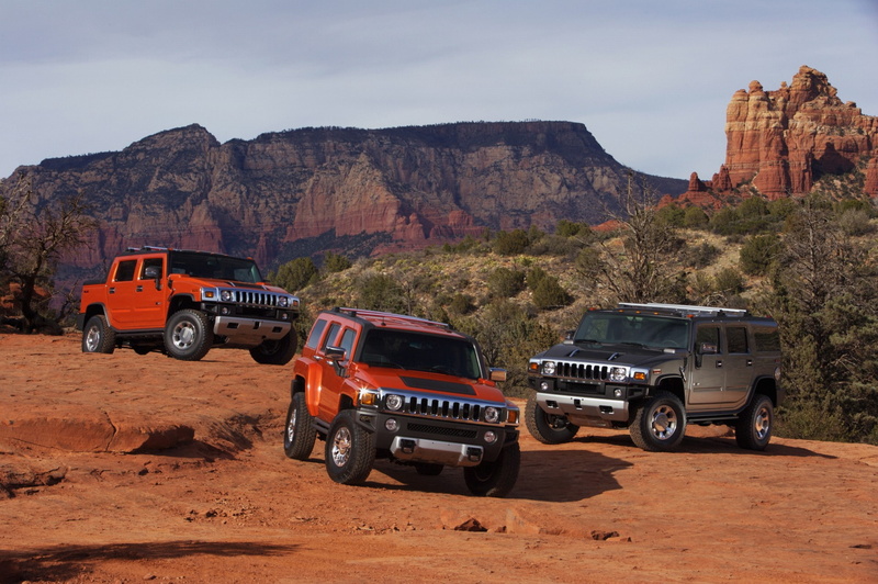 land vehicle, manu, environment, scenics - nature, h, landscape, outdoors, day, hummer, mode of transportation, desert, transportation, nature, car, mountain range