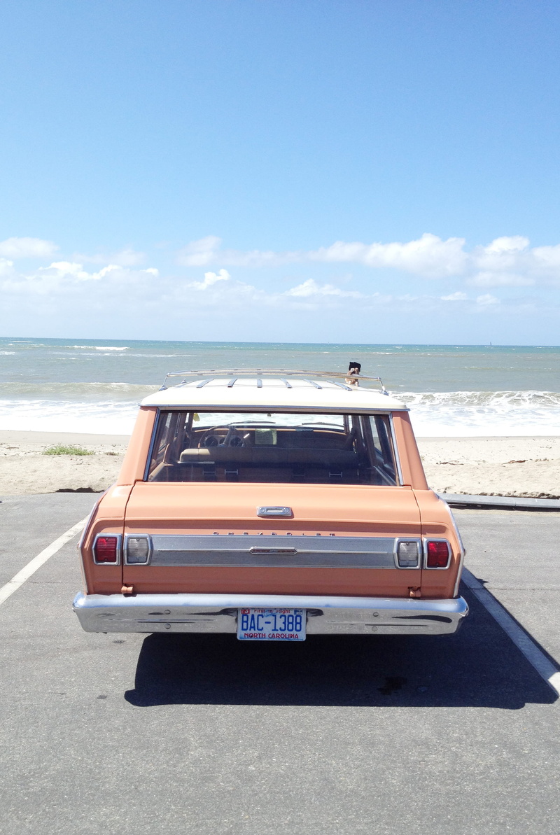 cloud - sky, car, land, landscape, old car, vehicle, gray, horizon, day, seashore, 2K, red, transportation system, water, motor vehicle, scenics - nature