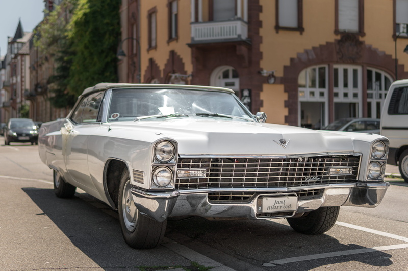 street, vehicle, built structure, transportation, headlight, motor vehicle, classic, headlights, white, retro styled, mode of transportation, silver colored
