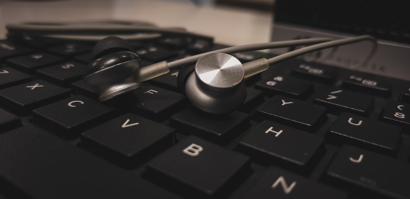 computer hardware, microphone, full frame, focus on foreground, server, mouse, 4K, connection, control, high angle view, indoors, text, headset, appliance