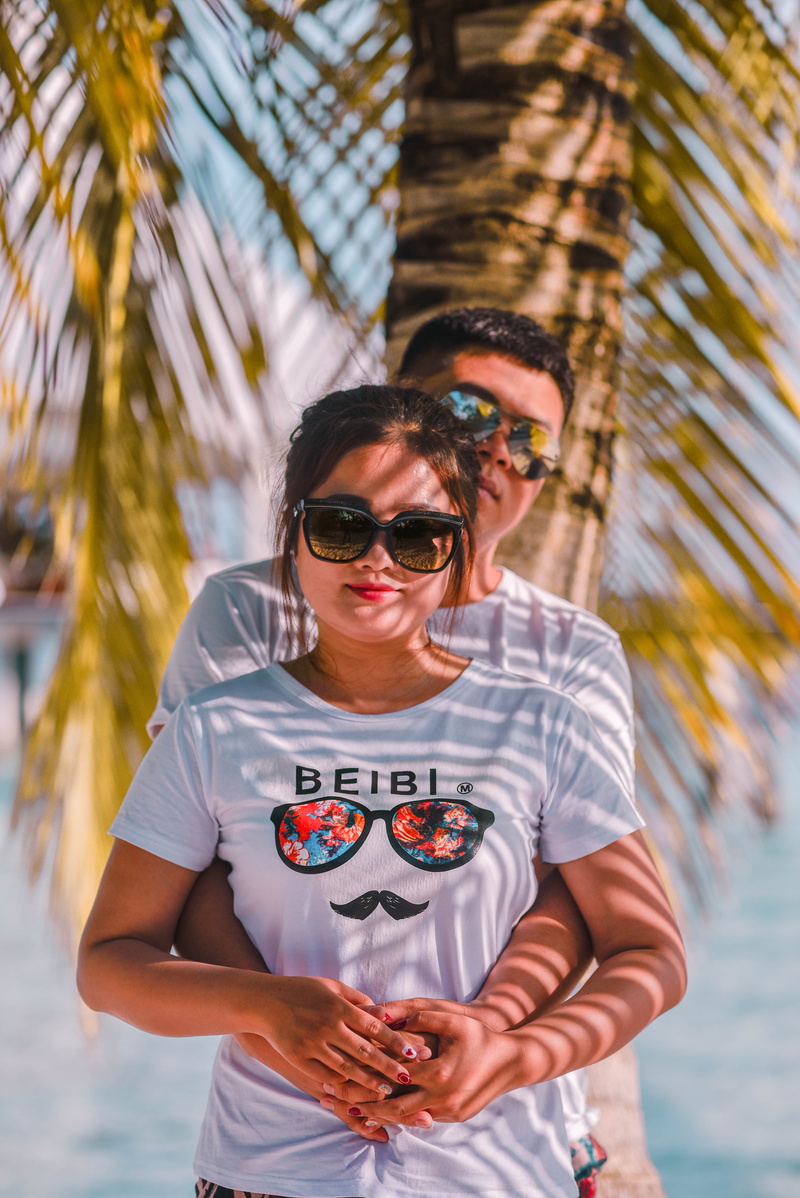 men, bokeh, near, blur, front view, goggles, standing, emotion, two people, fashion, real people, man, leisure activities, person, human, couple - relationship