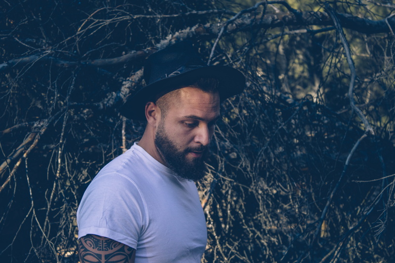 grass, people, hat, 5K, male, headshot, person, leisure activity, plant, leisure activities, wearing, land, real people, alomartes, flora, human, white