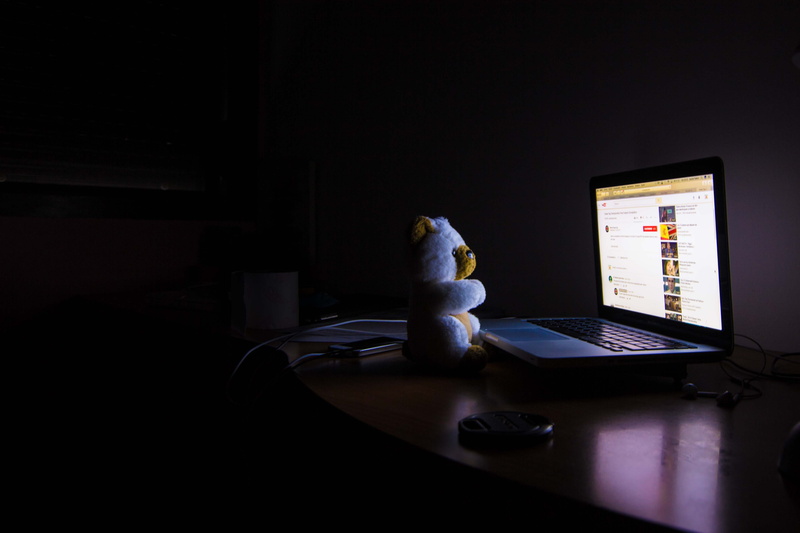communication, sleeplessness, table, Computer, room, Lilac, connection, insomnia, computer Keyboard, Room, home interior, Dark, one woman only, dark, computer monitor