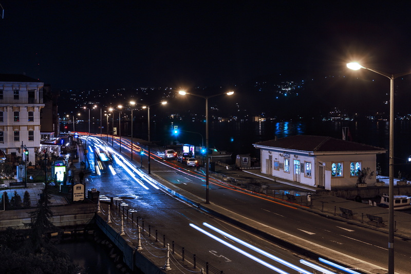 lights, lighting equipment, built structure, 5K, movement, hulki okan tabak, street, sky, building exterior, street light, motion, city, cold, road, city life