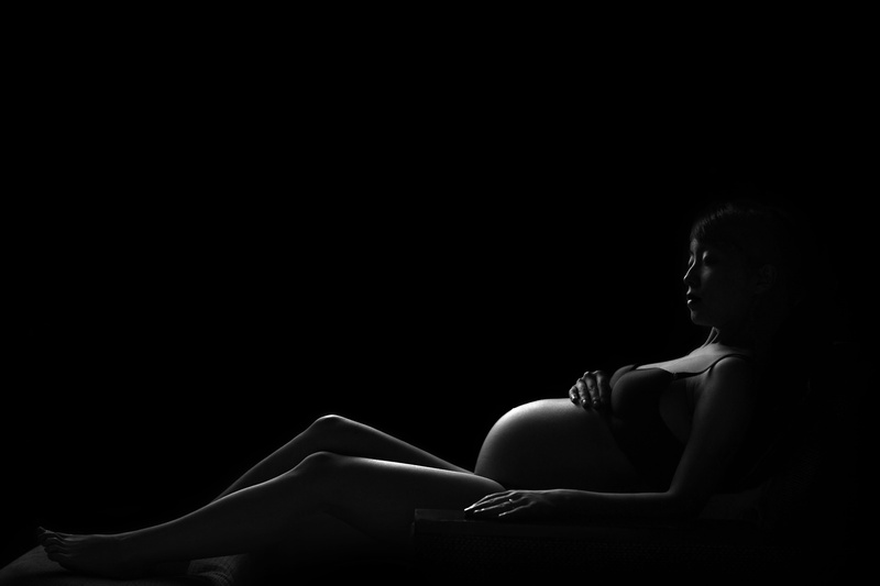 solitude, tummy, holding, depression - sadness, photo, new, profile view, contemplation, light, hand, sitting, hairstyle, copy space, person, headshot