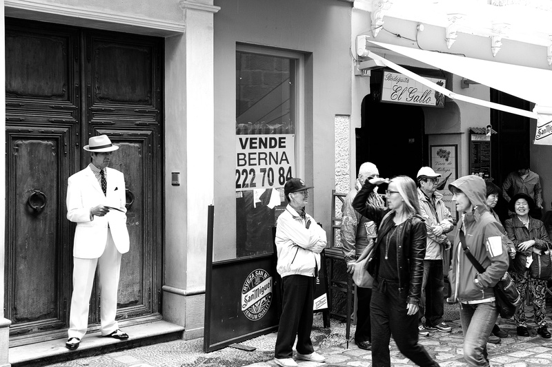 walking, outdoors, málaga, spain, people, city, building exterior, full length, 4K, lifestyles, fotografía callejera, clothing, dandi, real people, built structure