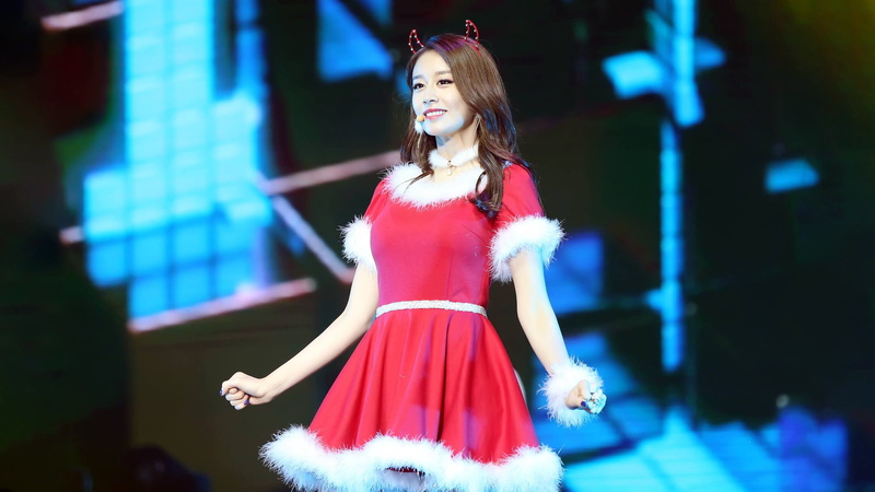 costume, young adult, looking, young women, women, beautiful woman, red, real people, dancing, fashion, one person, stage, hair, focus on foreground, beauty
