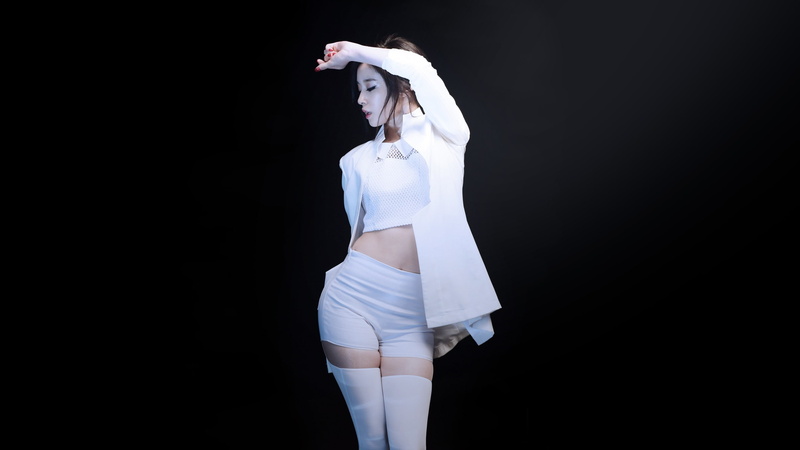 young adult, 2K, young women, dancing, adult, portrait, beautiful woman, women, studio shot, hair, standing, k pop jiyeon t ara korean asian, beauty, fashion