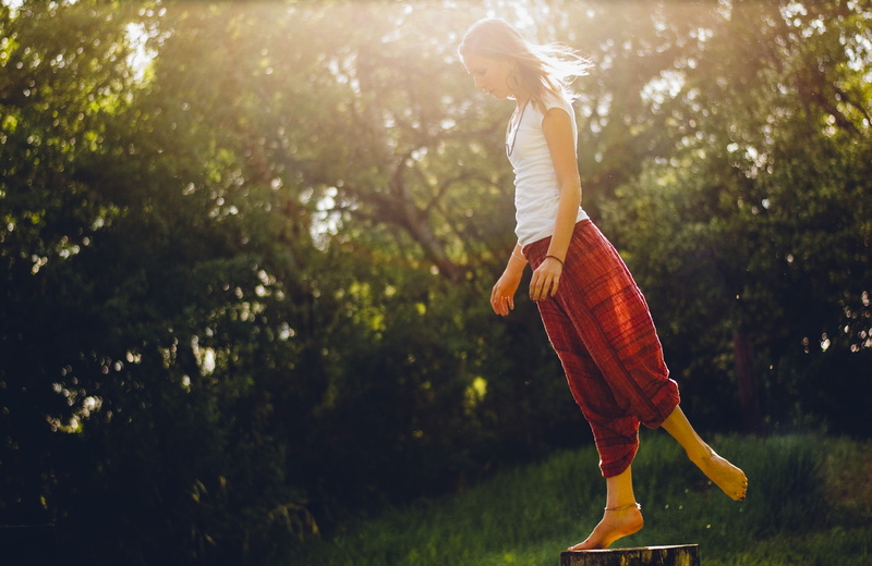 barefoot, offspring, leisure activity, hairstyle, woman, casual clothing, harem pant, one person, trees, yoga, stump, standing, adult, blond hair, 2K