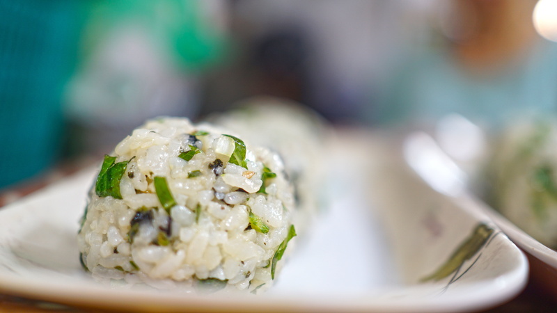 no people, white, sauce, asian food, garnish, ready-to-eat, bob, plate, food, onigiri, republic of korea, shallow, dinner, seafood, freshness, the fraudulent