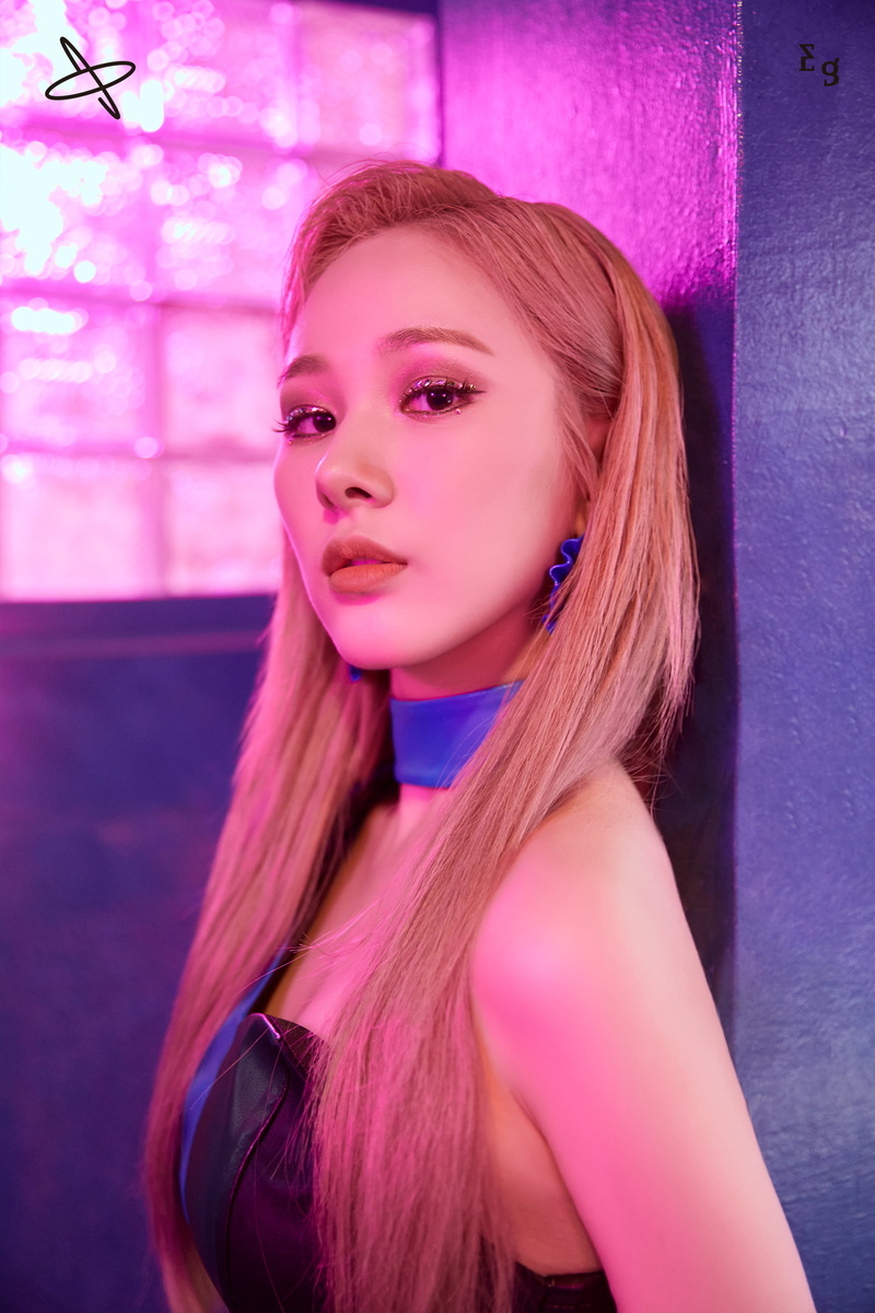 2K, Mia (Han Eunji), EVERGLOW, K-pop