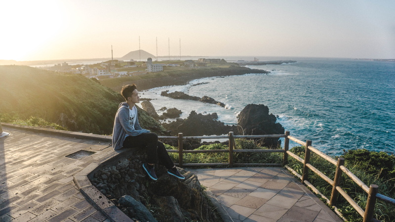 sea, day, waves, asian, building exterior, water, ocean, south korea, looking at view, full length, horizon over water, korea, blue, built structure, sky