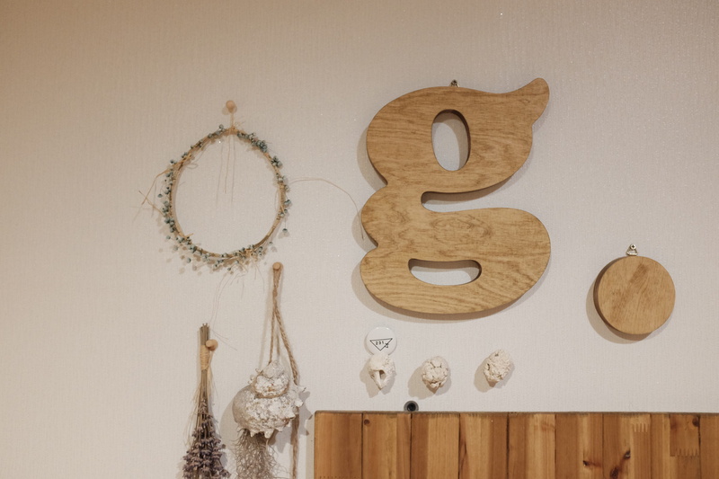 interior, medium group of objects, home interior, time, wood - material, clock, number, wood, south korea, studio shot, still life, group of objects, creativity