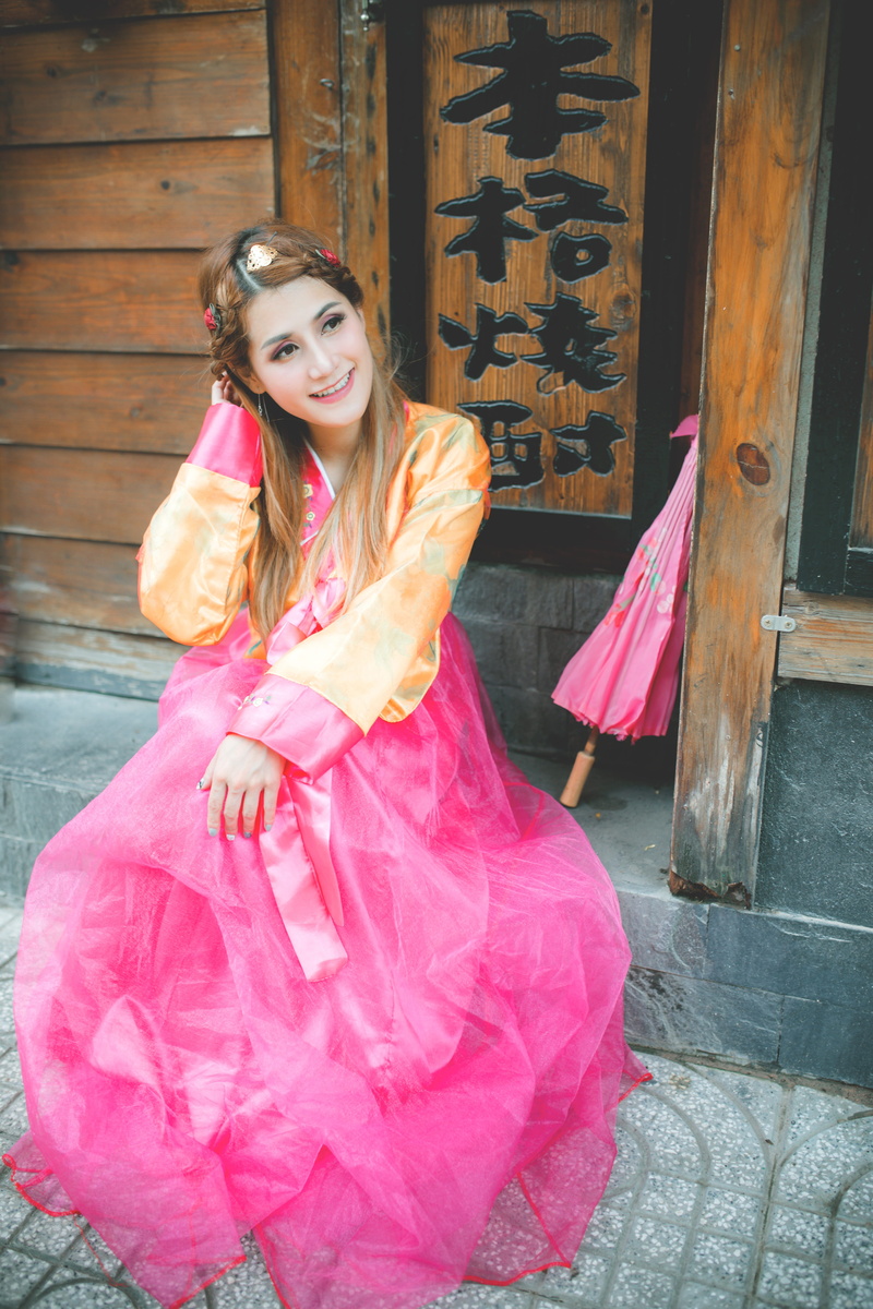 face, teenager, clothing, 5K, one person, long hair, lifestyle, korean, real people, asian, portrait, woman, young adult, happy, hairstyle, umbrella, smiling