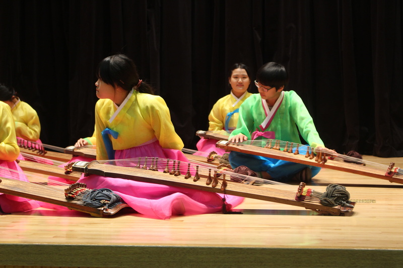people, musicians, childhood, arts culture and entertainment, males, group of people, 5K, togetherness, females, playing, indoors, sitting, music, korean