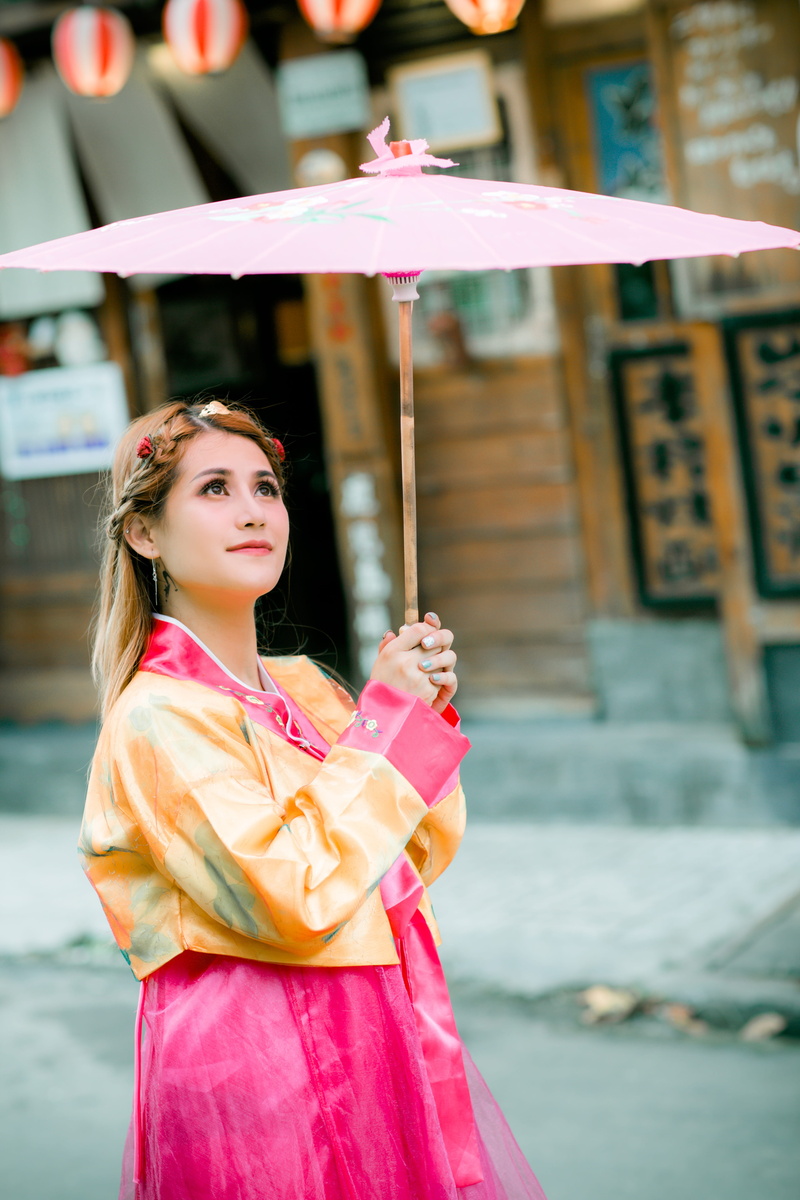 attractive, girl, outdoors, beautiful woman, looking away, women, young adult, beauty, hanbok, standing, happy, hairstyle, traditional clothing, looking