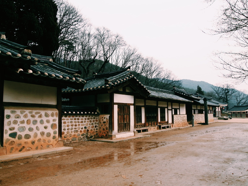 house, place of worship, old, no people, outdoors, religion, korea, built structure, tree, building exterior, traditional, korean house, sky, facade, plant