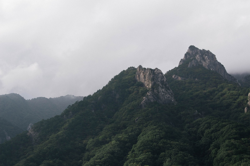 beauty in nature, Seoraksan, south korea, tranquil scene, outdoors, non-urban scene, plant, adventure, seoraksan national park, scenics - nature, mountain range