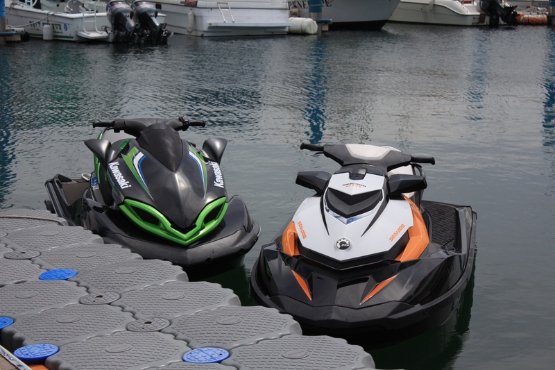 river, inflatable, nature, nautical vessel, water, mode of transportation, jet ski, 1080P, animal, busan, animal representation, day, transportation, moored