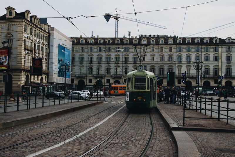 traffic light, rail transportation, italie, day, automobile, streetcar, track, tram, street, architecture, incidental people, transportation, electricity