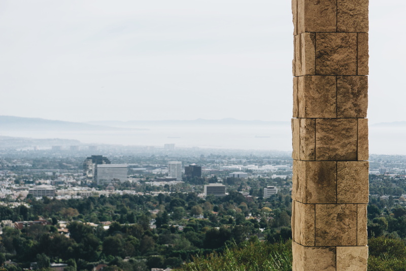 copy space, los angeles, architectural column, tall - high, museum, sky, skyscraper, pillar, outdoors, plant, tree, architecture, cityscape, smog, 5K