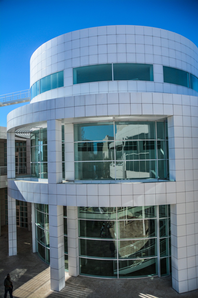 sky, 5K, outdoors, building, getty center, reflection, architecture, modern, sunlight, entrance, built structure, day, window, glass - material, building exterior