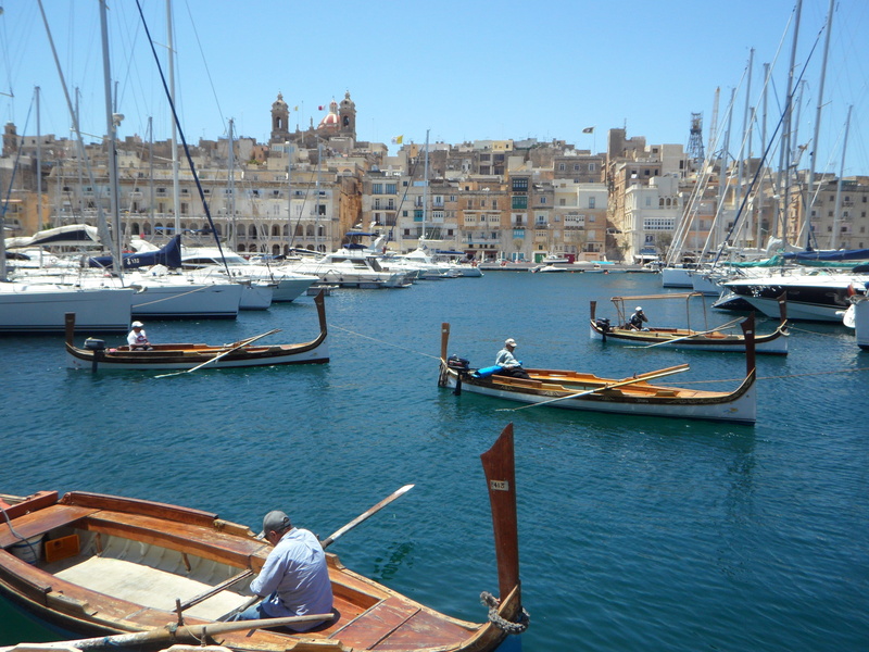 rowing, gondola - traditional boat, outdoors, nature, built structure, clear sky, rowing boat, Barges, travel, Port, harbor, moored, canal, city, building exterior